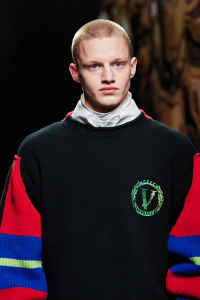 Look 63